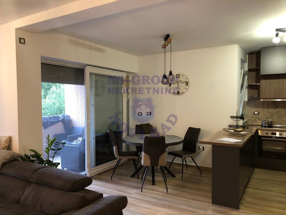 Slika 1 - 512054-Prodajem uknjižen stan od 88,57 kvadrata plus dve garaže ukpno preko 30m2 kvadrata