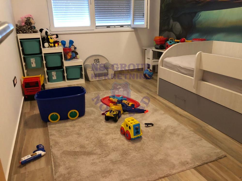 Slika 5 - 512054-Prodajem uknjižen stan od 88,57 kvadrata plus dve garaže ukpno preko 30m2 kvadrata