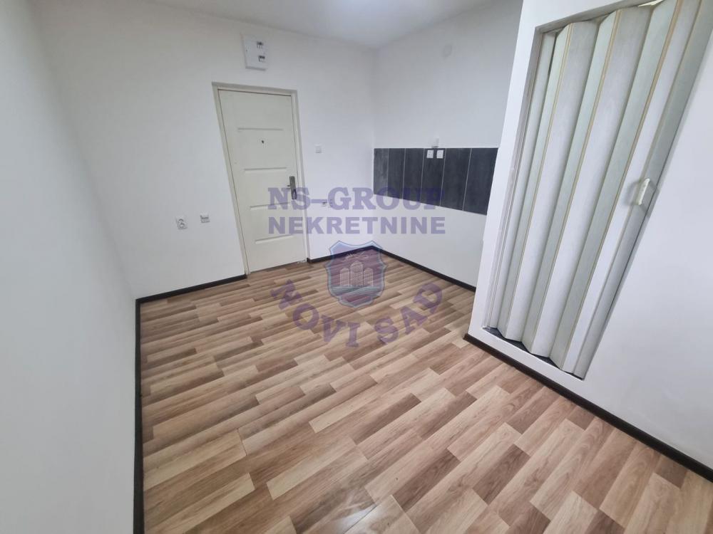 Slika 2 - š:559483 Garsonjera Grbavica