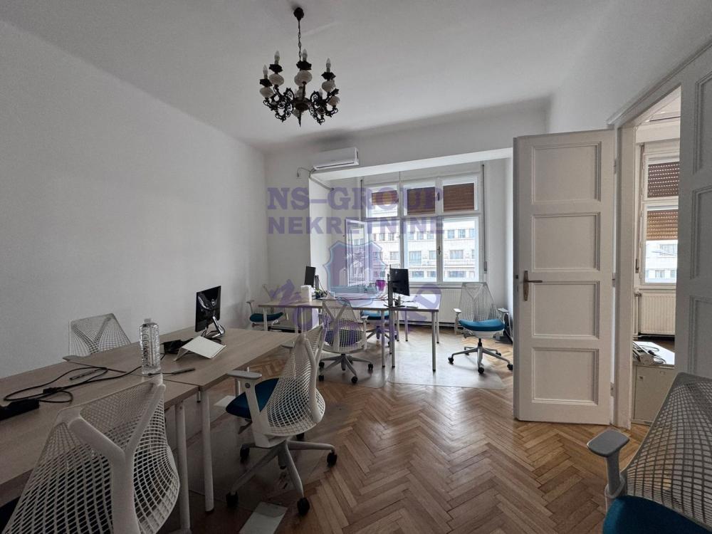 Slika 0 - Četvorosoban, Novi Sad centar Novi Sad, sa terasom