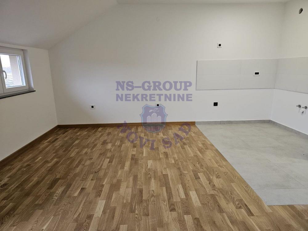 Slika 3 - Odlican trosoban stan na Petrovaradinu!