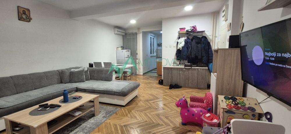 Glavna slika -Novi Sad, Nova Detelinara Dvoiposoban stan 54 m2 sa parking mestom! 