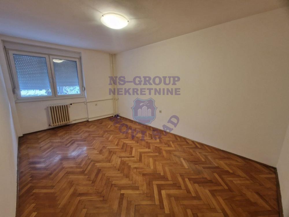 Slika 4 - Š: 559713 Dvosoban na Ž. Stanici!