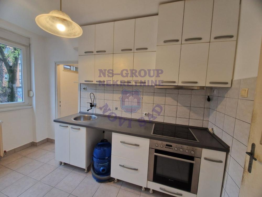 Slika 2 - Š: 559713 Dvosoban na Ž. Stanici!