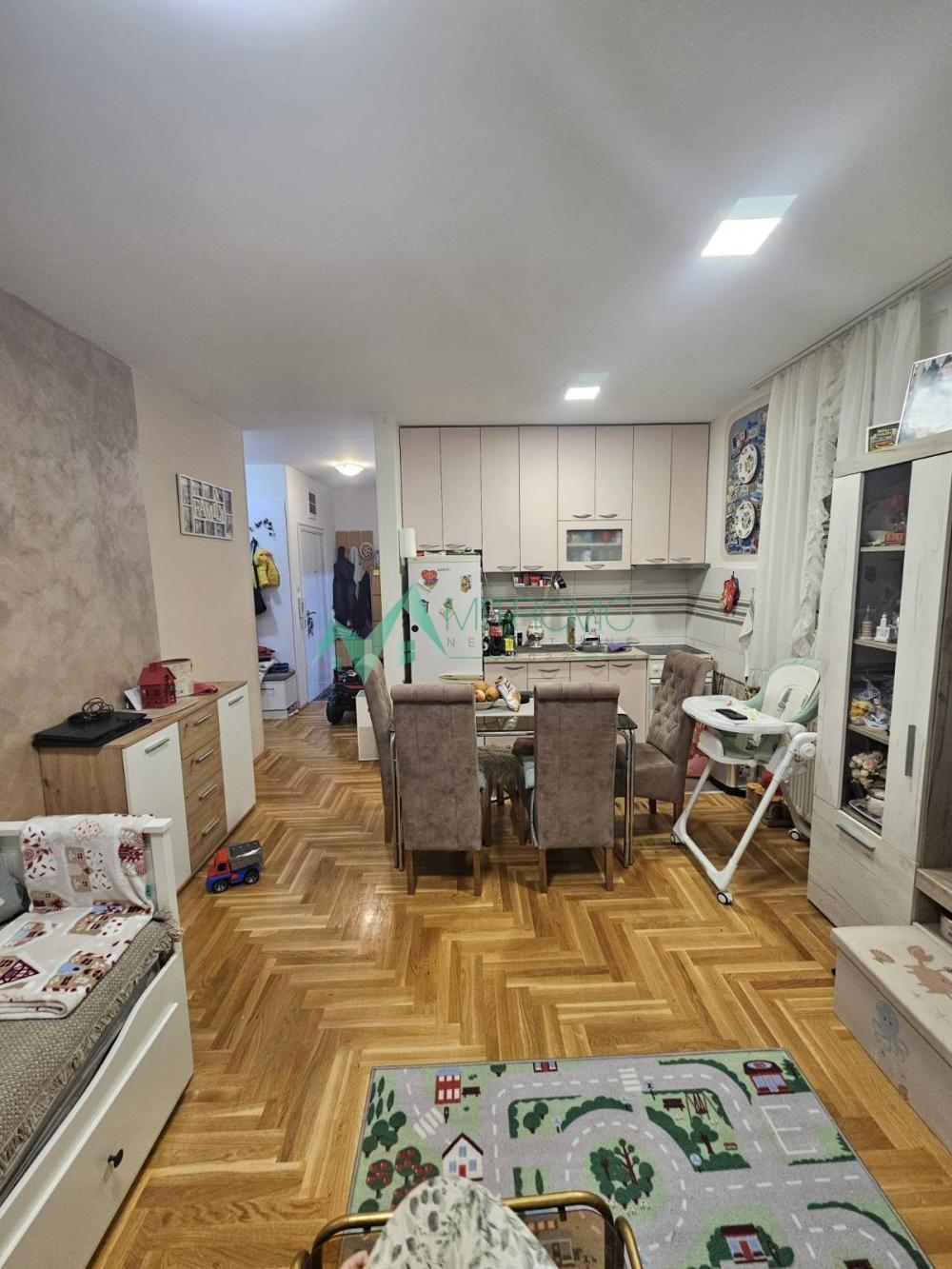 Slika 2 - Dvoiposoban, 49m2, Telep Novi Sad