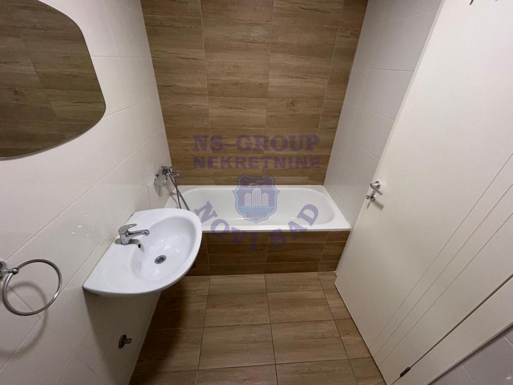 Slika 7 - Prodaja stana, 50m2, Bulevar patrijarha Pavla (Somborski bulevar) Novi Sad, sa terasom, ima lift