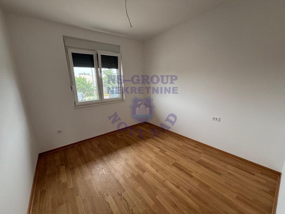 Slika 4 - Odličan dvosoban stan na Petrovaradinu! 