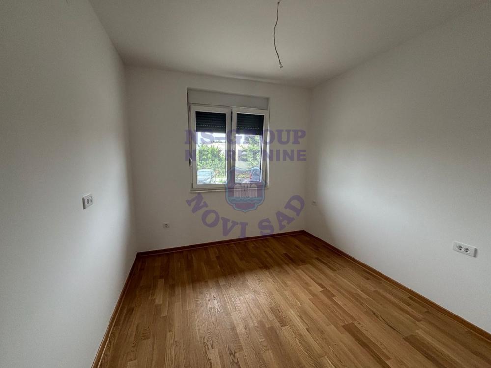 Slika 5 - Odličan dvosoban stan na Petrovaradinu! 