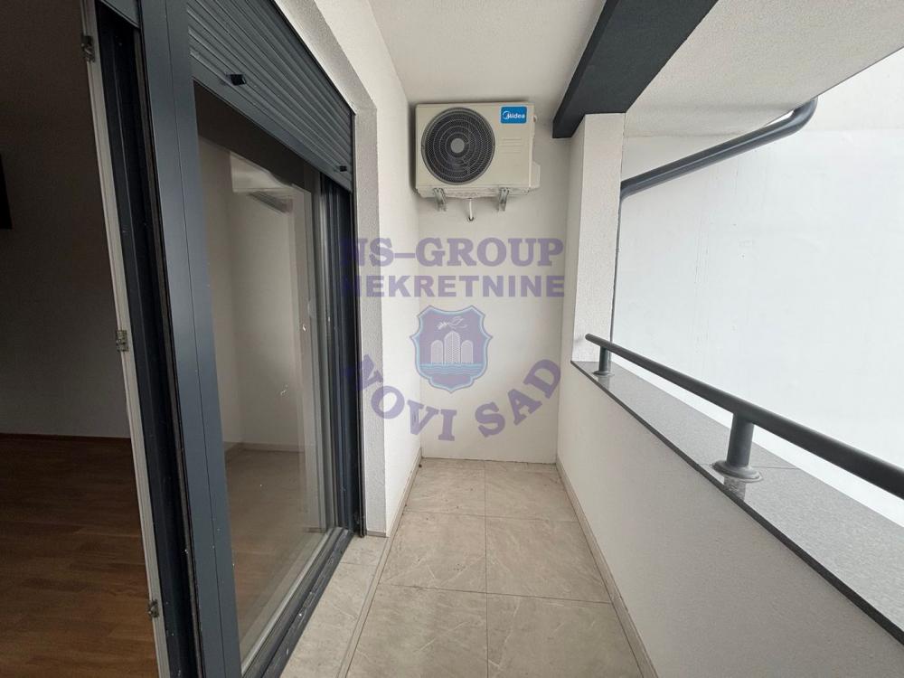 Slika 9 - Odličan dvosoban stan na Petrovaradinu! 