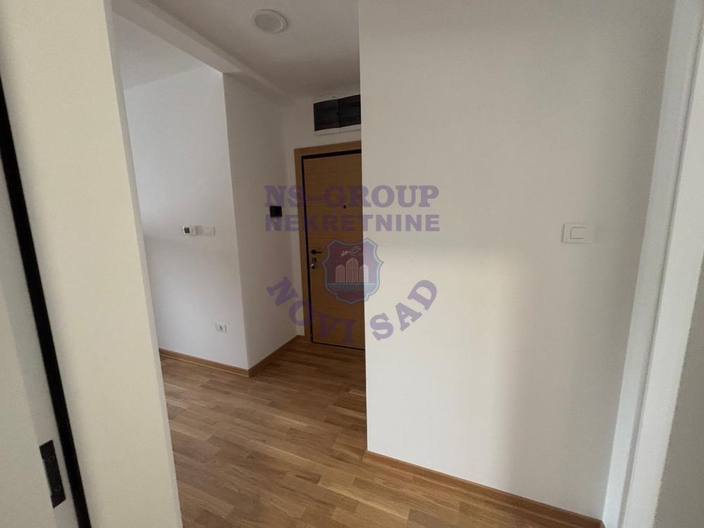 Slika 6 - Odličan dvosoban stan na Petrovaradinu! 