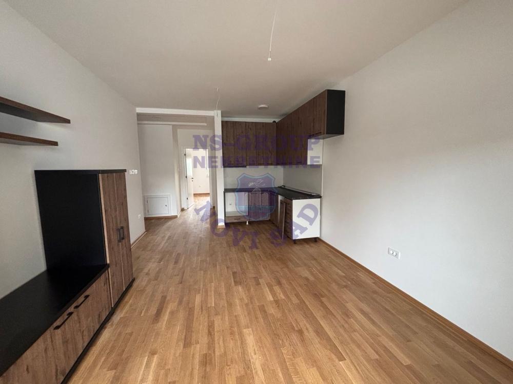 Glavna slika -Odličan dvosoban stan na Petrovaradinu! 