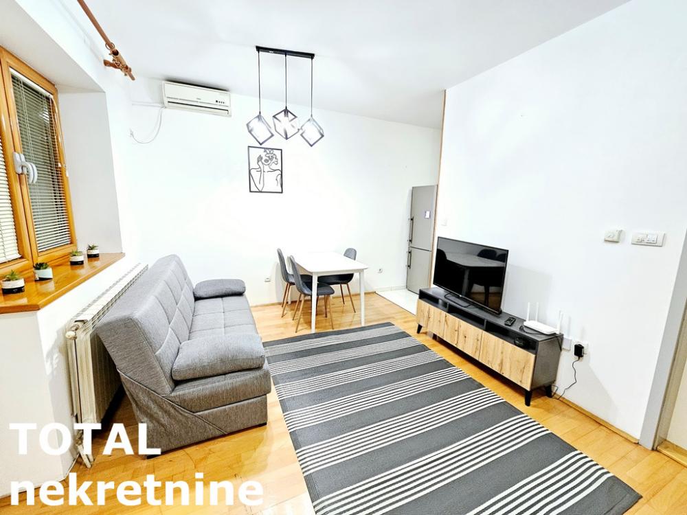 Slika 2 - Stan,NOVI SAD,CENTAR,kv: 42.00, € 140000, ID: 1101868