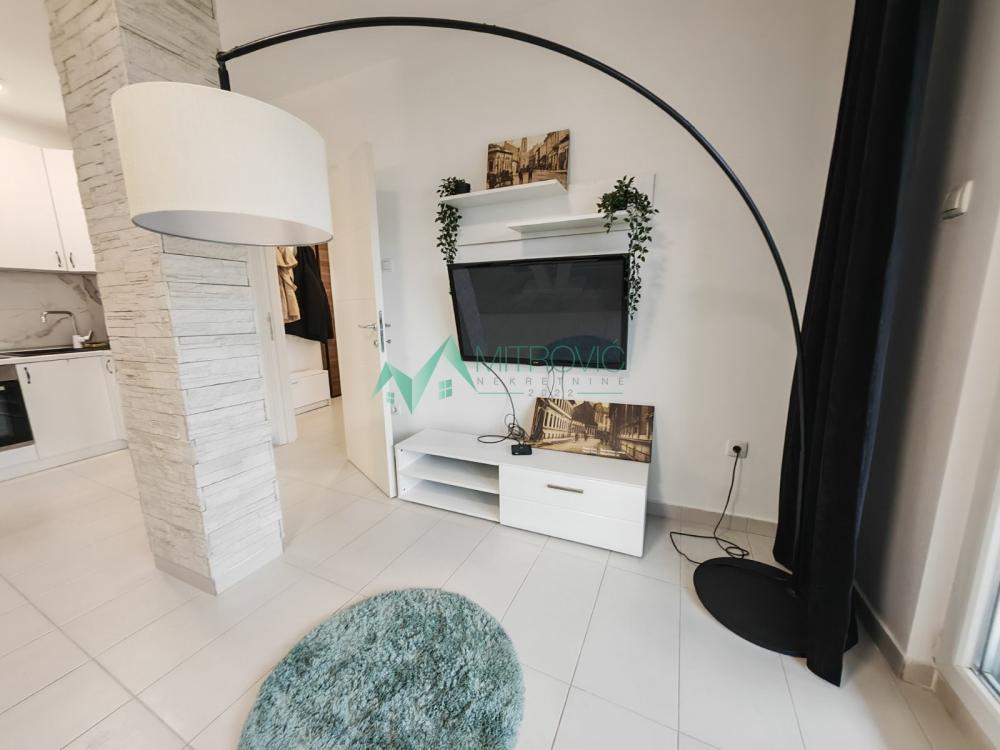 Glavna slika -Podbara, 55m2. Noviji dvosoban namešten stan. 