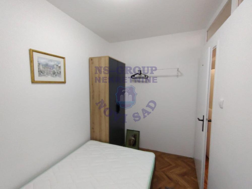 Slika 5 - Jednoiposoban, 34m2, Podbara Novi Sad, sa terasom, ima lift