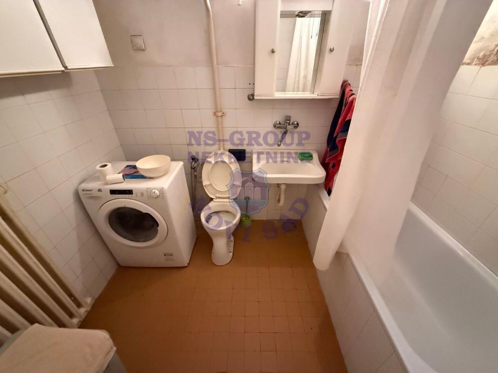 Slika 10 - ODLIČAN trosoban stan na Bulevaru Cara Lazara!!! 