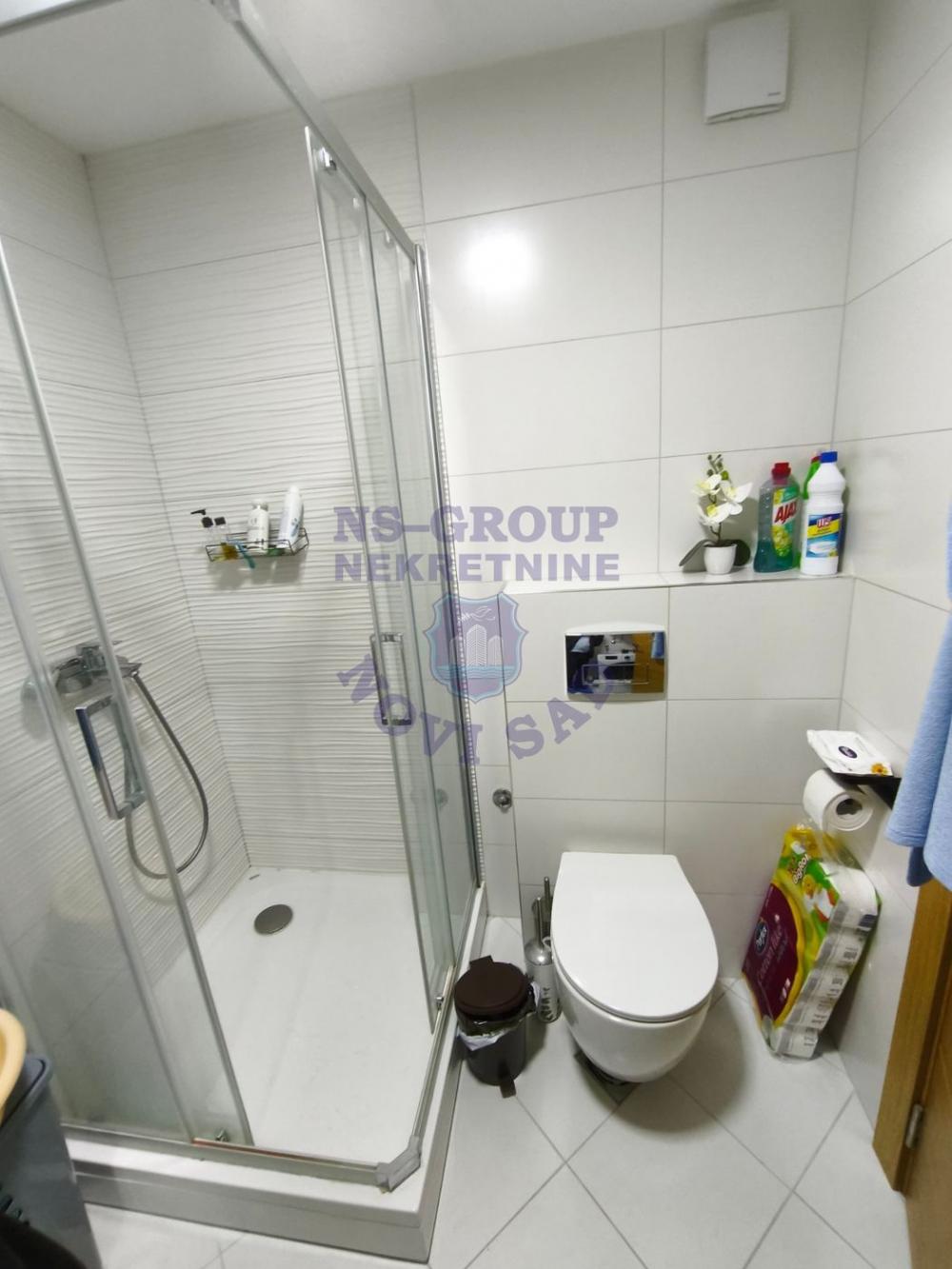 Slika 5 - Dvosoban, 42m2, Podbara Novi Sad, sa terasom, ima lift