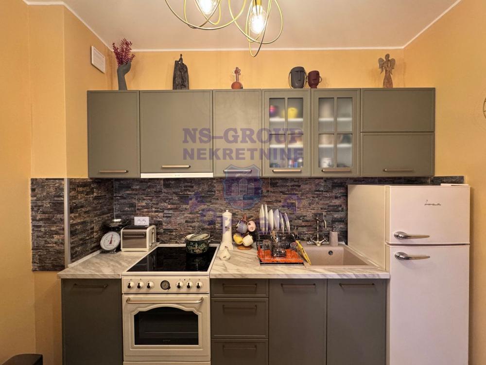 Slika 5 - Trosoban, 60m2, Telep Novi Sad, sa terasom, ima lift