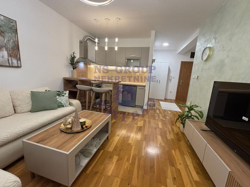 Slika 2 - Jednosoban, 26m2, Podbara Novi Sad, ima lift