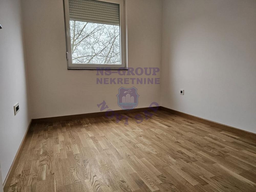 Slika 5 - Trosoban, 59m2, Petrovaradin Novi Sad, sa terasom