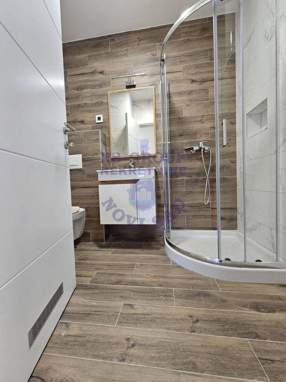 Slika 7 - Trosoban, 59m2, Petrovaradin Novi Sad, sa terasom