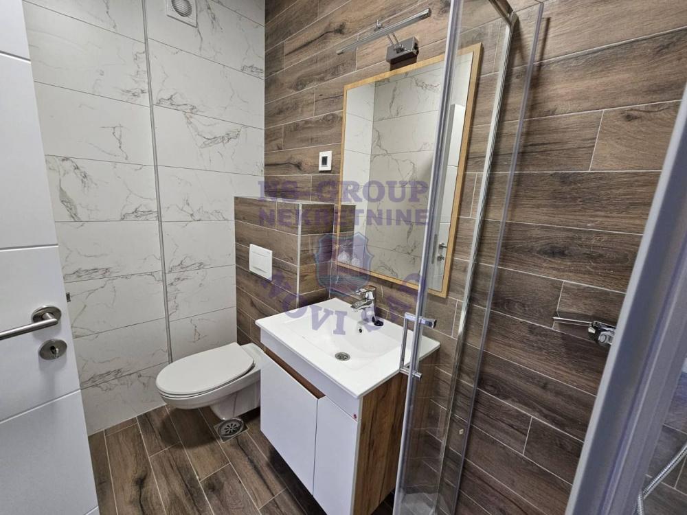 Slika 8 - Trosoban, 59m2, Petrovaradin Novi Sad, sa terasom