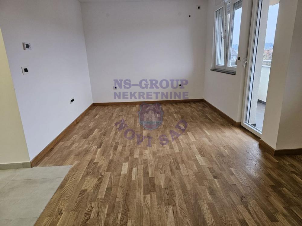 Slika 2 - Trosoban, 59m2, Petrovaradin Novi Sad, sa terasom