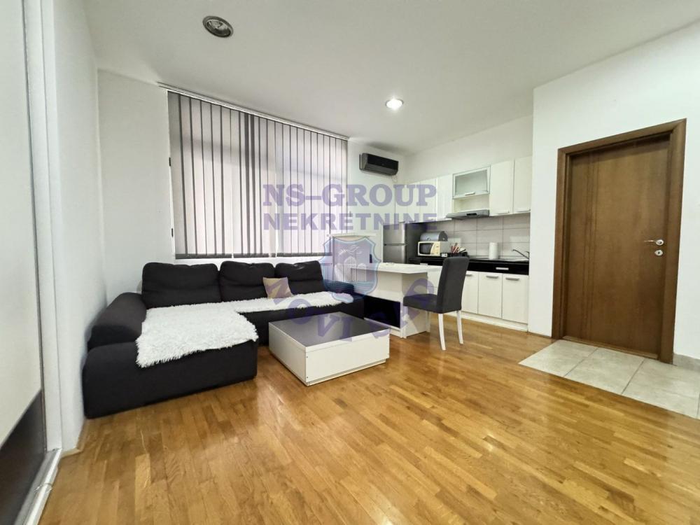 Glavna slika -556417-Prodaje se kompletno nameštena garsonjera površine 27m²