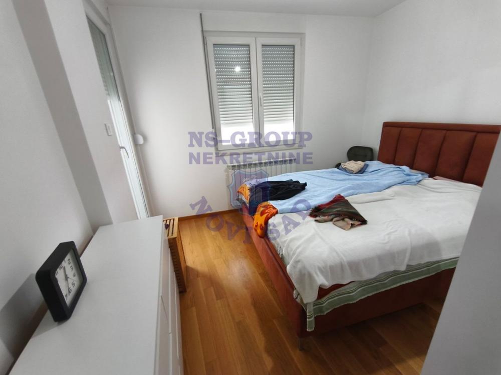 Slika 5 - Dvosoban, 42m2, Podbara Novi Sad, sa terasom, ima lift