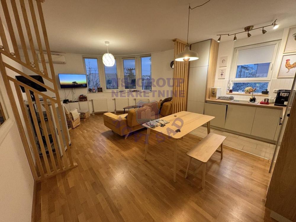 Glavna slika -Četvorosoban na Petrovaradinu!