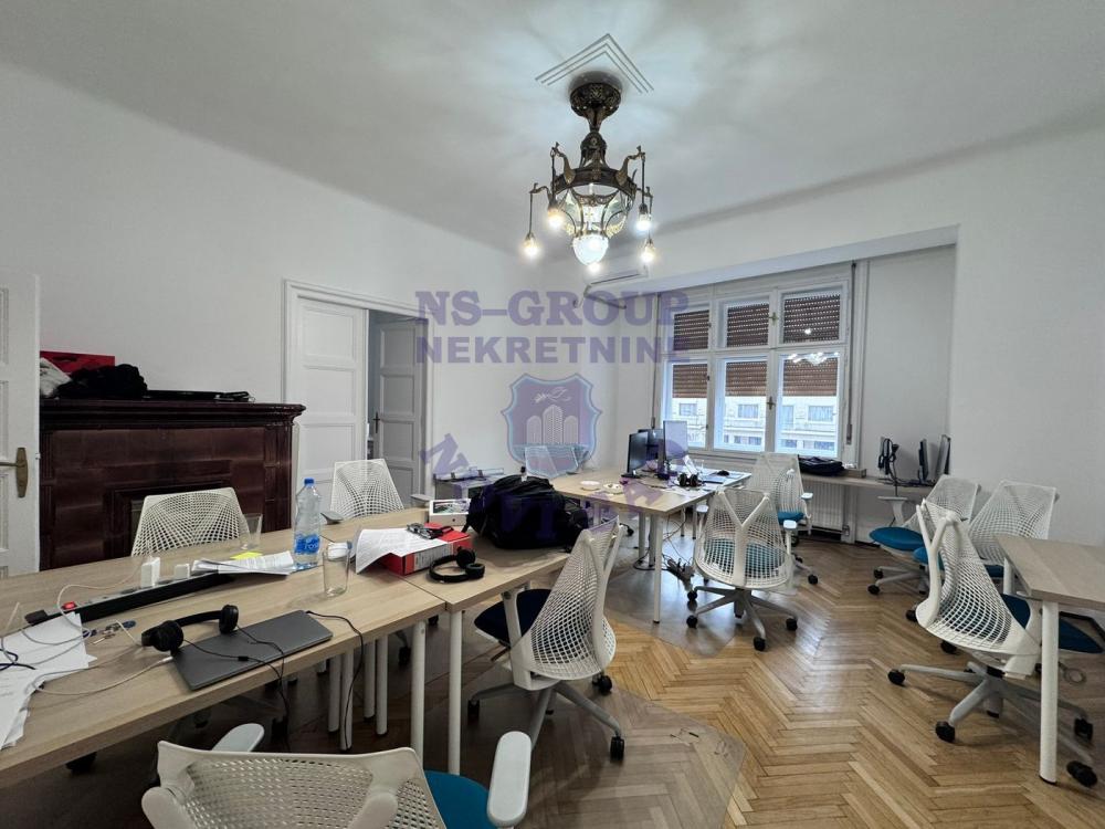 Slika 2 - Četvorosoban, 119m2, Novi Sad centar Novi Sad, sa terasom