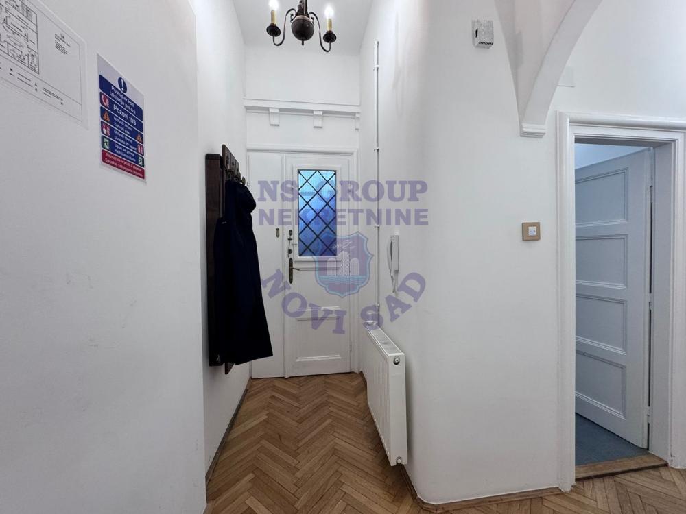 Slika 4 - Četvorosoban, 119m2, Novi Sad centar Novi Sad, sa terasom