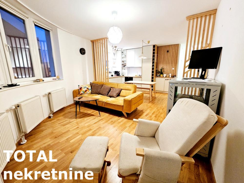 Slika 1 - Stan,PETROVARADIN,PETROVARADIN,kv: 83.00, € 198000, ID: 1101891