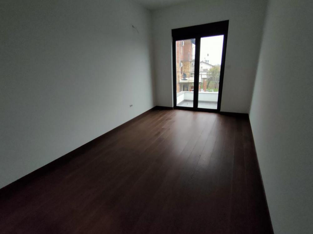 Slika 1 - Petosoban 144m V.parter Sr Kamenica - Popovica preduseljenjem