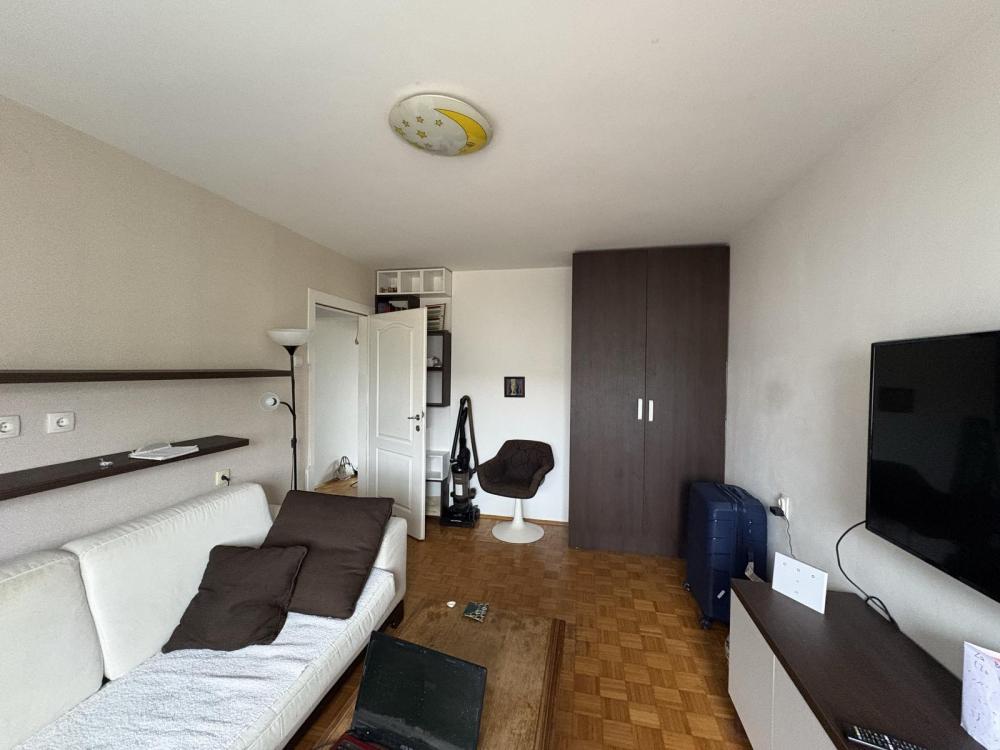 Slika 1 - Dvoiposoban stan na Grbavici,prilika!