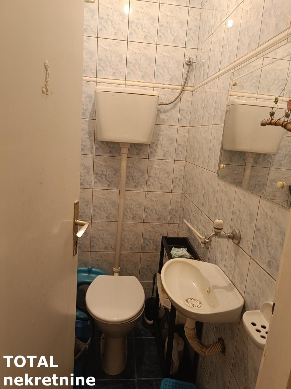 Slika 4 - Stan,NOVI SAD,CENTAR,kv: 77.00, € 193000, ID: 1101875