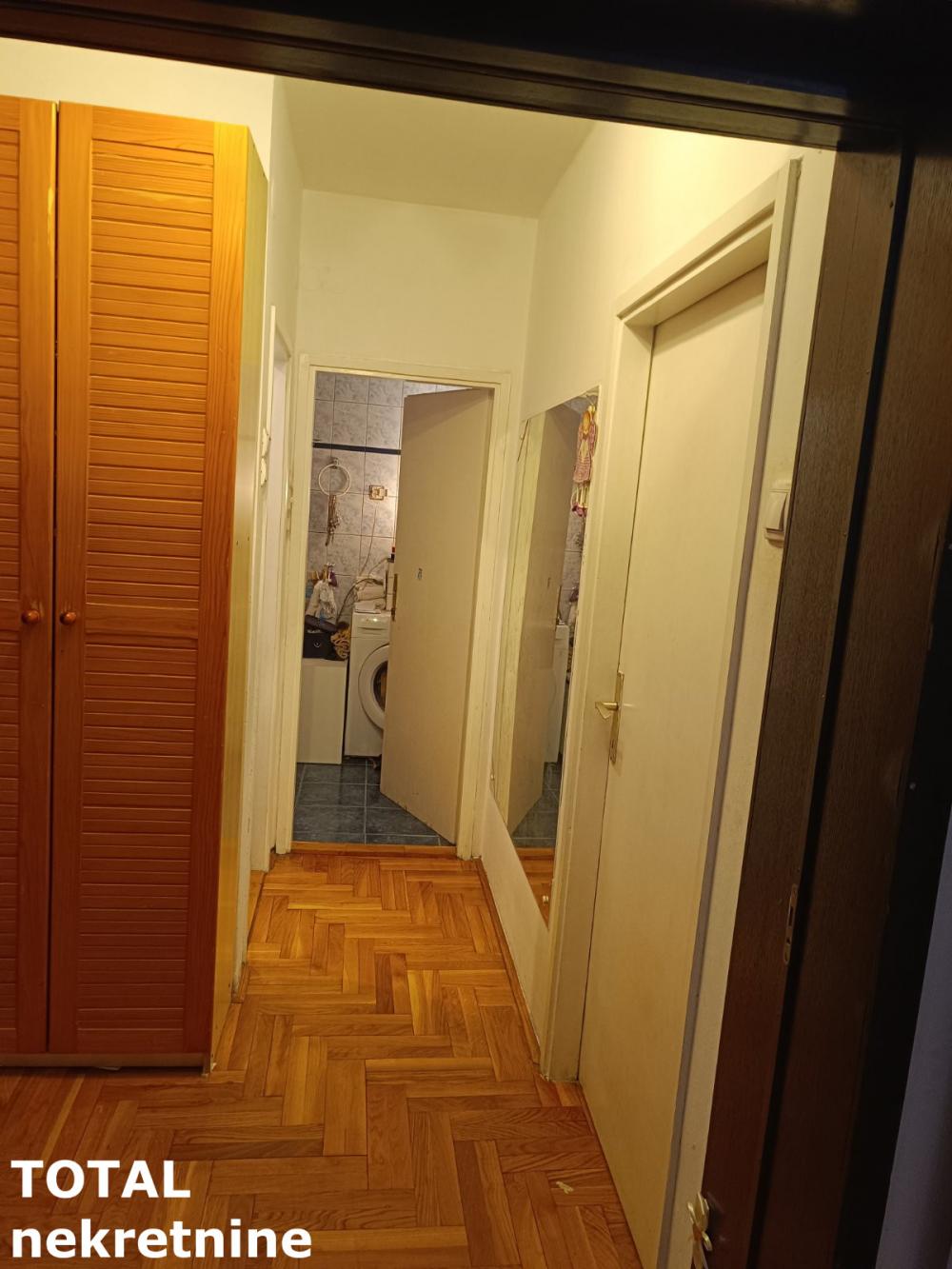 Slika 8 - Stan,NOVI SAD,CENTAR,kv: 77.00, € 193000, ID: 1101875