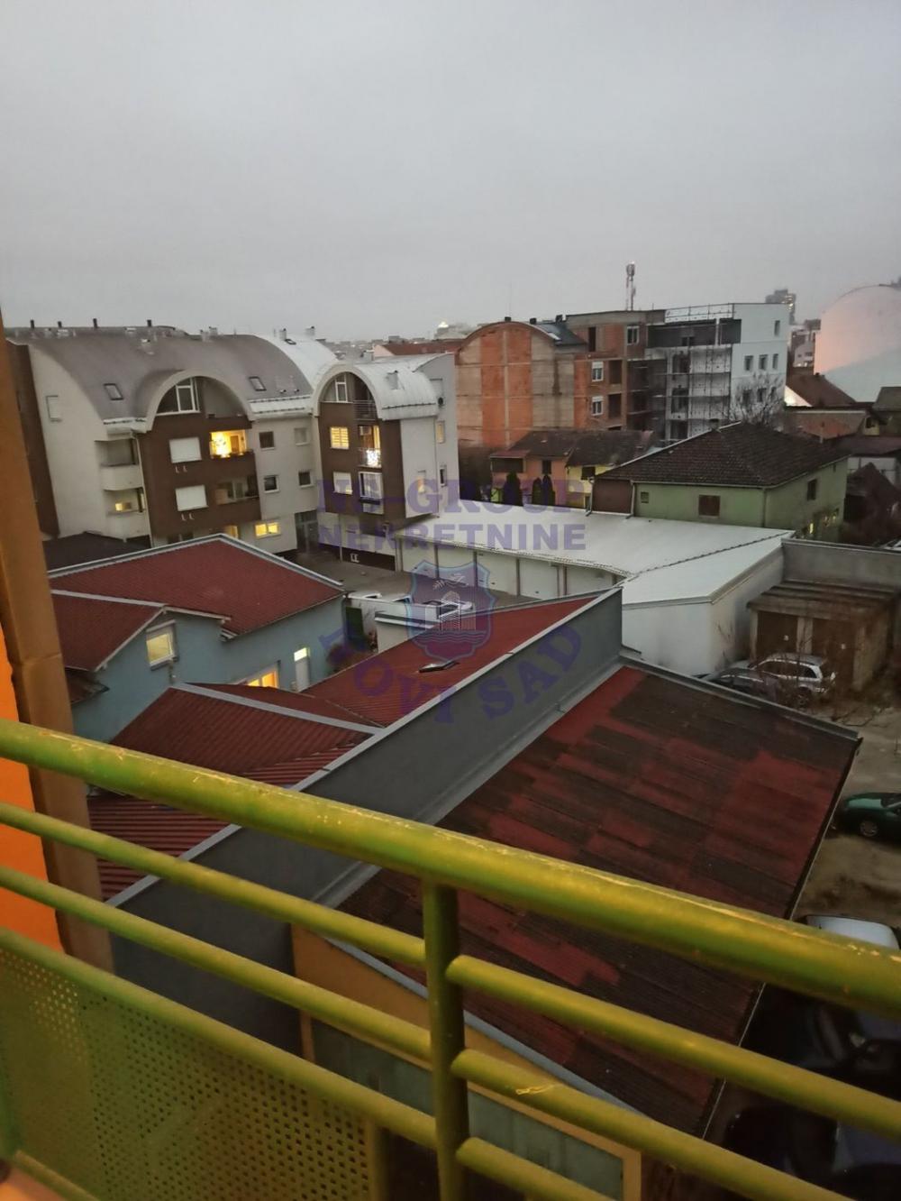 Slika 7 - Jednosoban, 35m2, Podbara Novi Sad, sa terasom, ima lift