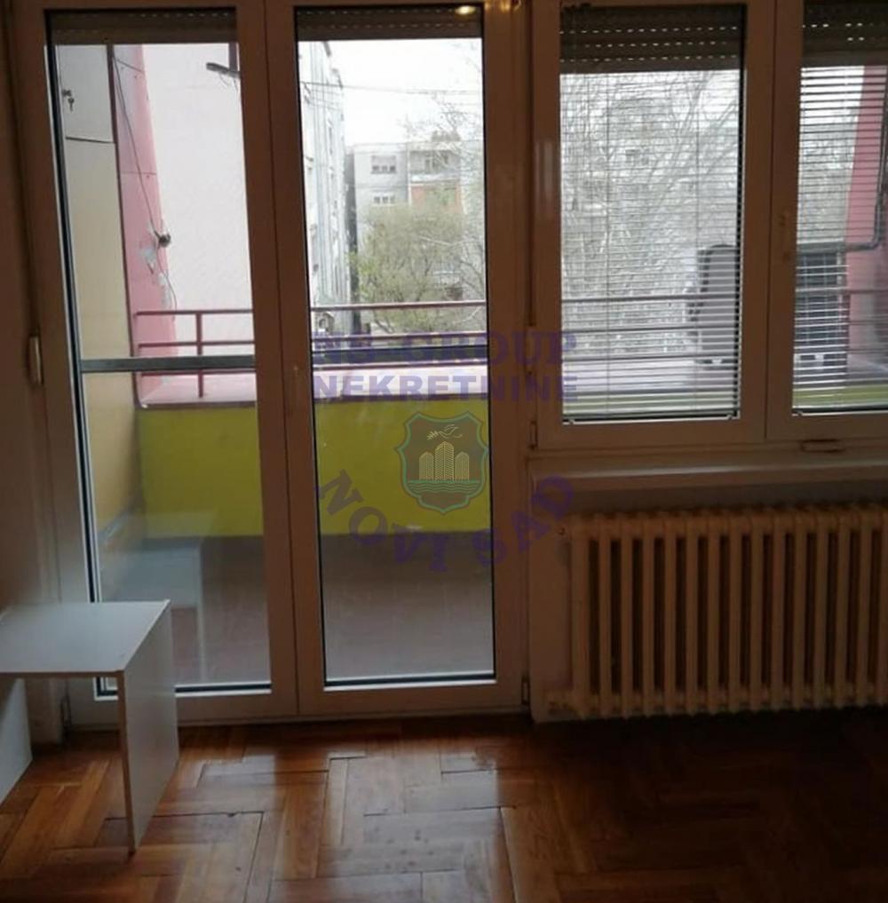 Slika 1 - Odlican trosoban stan na potezu keja!