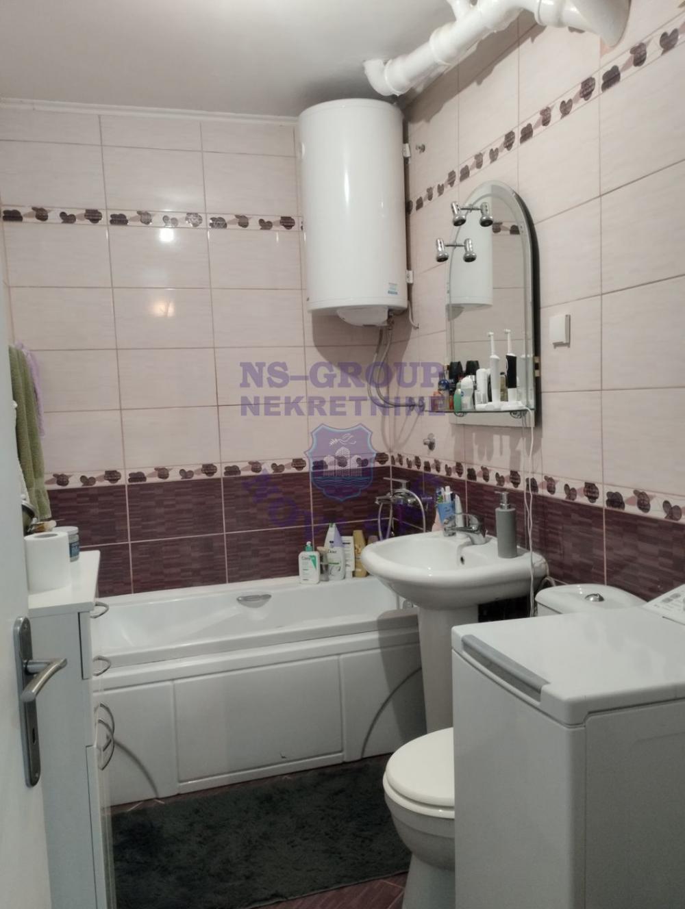 Slika 11 - Trosoban, 81m2, Liman 1 Novi Sad, sa terasom, ima lift