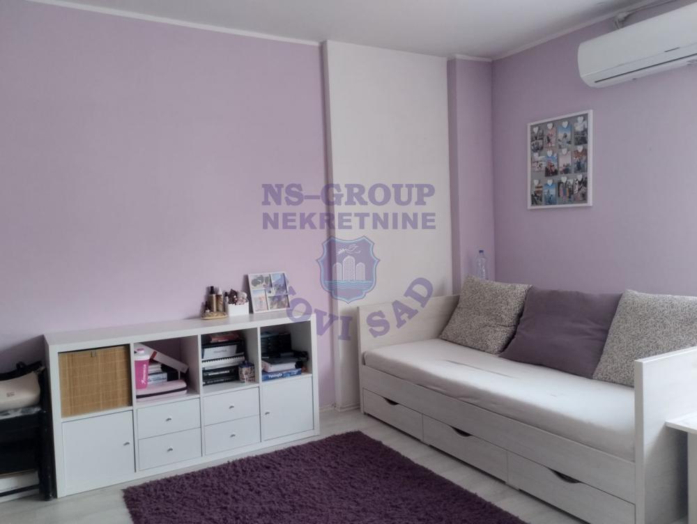 Slika 8 - Trosoban, 81m2, Liman 1 Novi Sad, sa terasom, ima lift