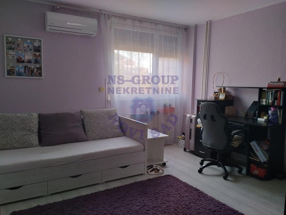 Slika 9 - Trosoban, 81m2, Liman 1 Novi Sad, sa terasom, ima lift