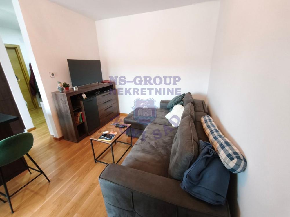 Slika 2 - Dvosoban, 42m2, Podbara Novi Sad, sa terasom, ima lift