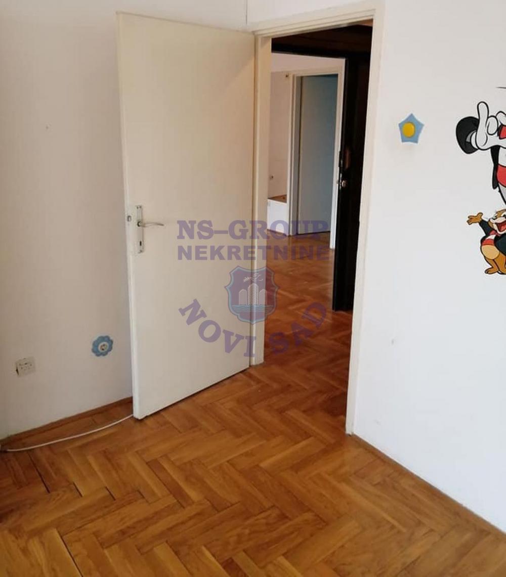 Slika 6 - Dvoiposoban, 77m2, Beogradski kej Novi Sad, sa terasom