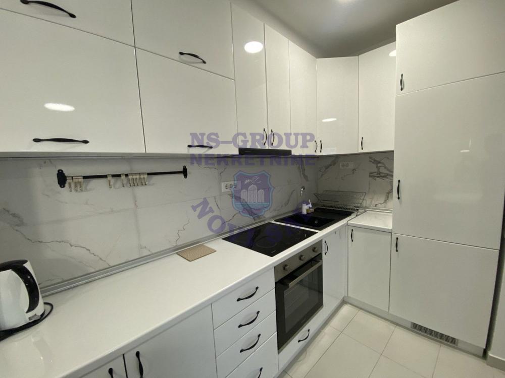 Slika 4 - Dvosoban, 55m2, Podbara Novi Sad, sa terasom, ima lift