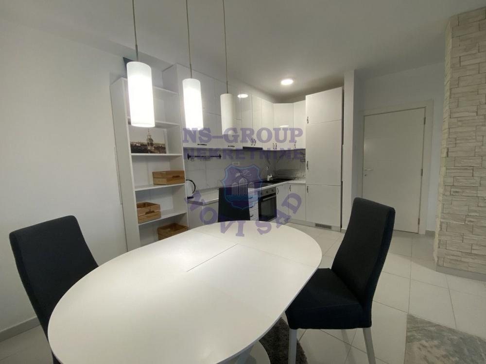 Slika 5 - Dvosoban, 55m2, Podbara Novi Sad, sa terasom, ima lift