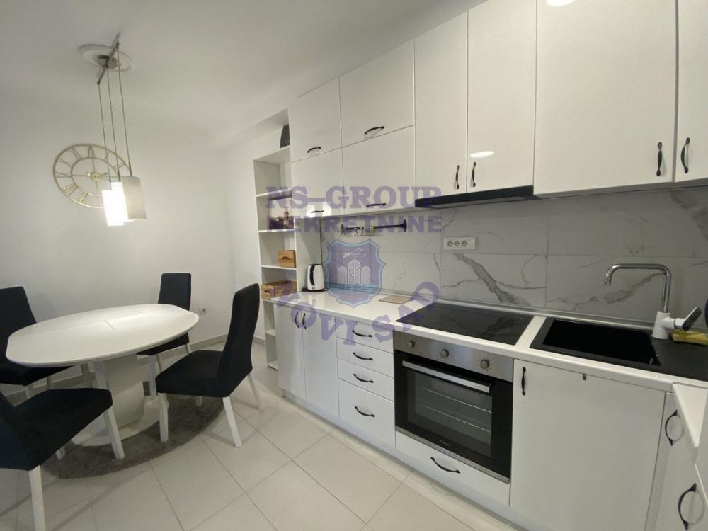 Slika 3 - Dvosoban, 55m2, Podbara Novi Sad, sa terasom, ima lift