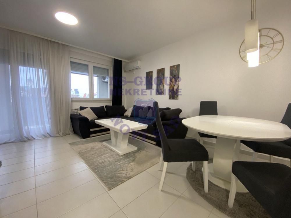 Glavna slika -Dvosoban, 55m2, Podbara Novi Sad, sa terasom, ima lift