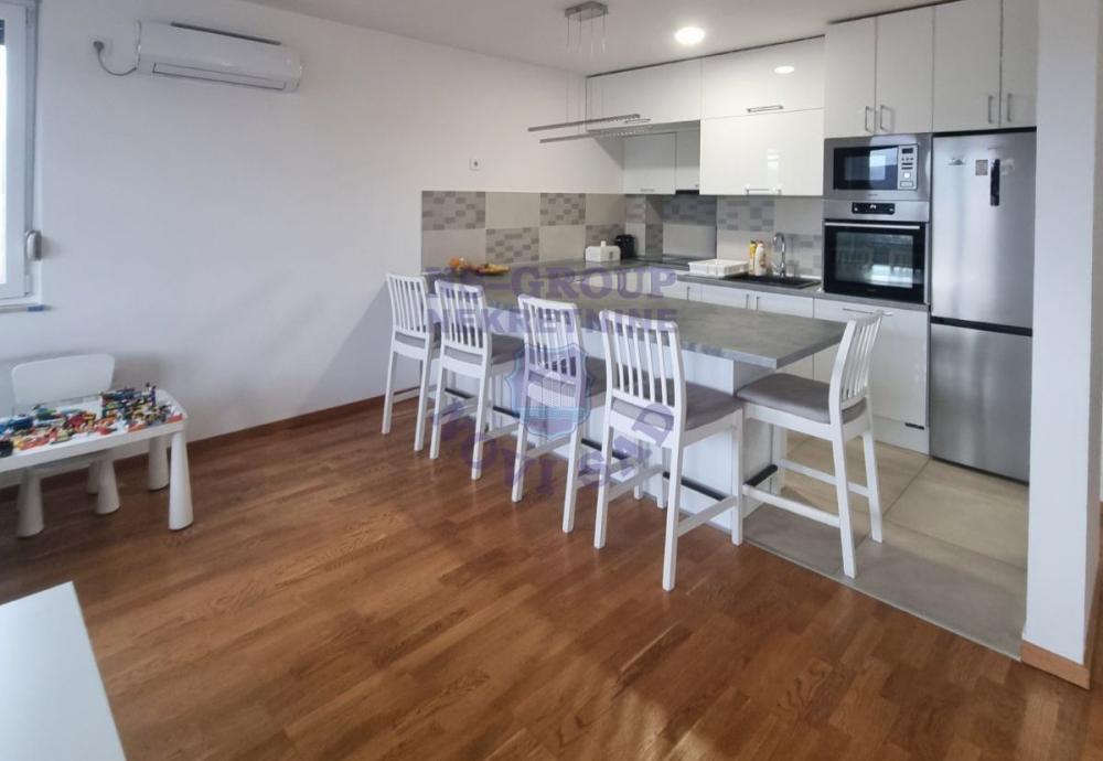 Glavna slika -Prodaje se odlican trosoban stan na Bulevaru Patrijarha Pavla