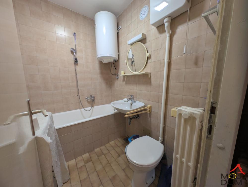 Slika 11 - Stan,NOVI SAD,BULEVAR,kv: 74, € 195500, ID: 1030776