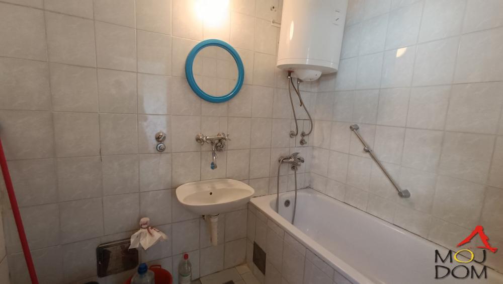 Slika 10 - Stan,NOVI SAD,BULEVAR,kv: 59, € 147700, ID: 1030628